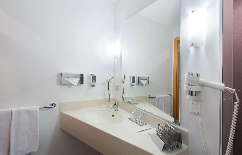 B&B HOTEL Krefeld Süd - Oda