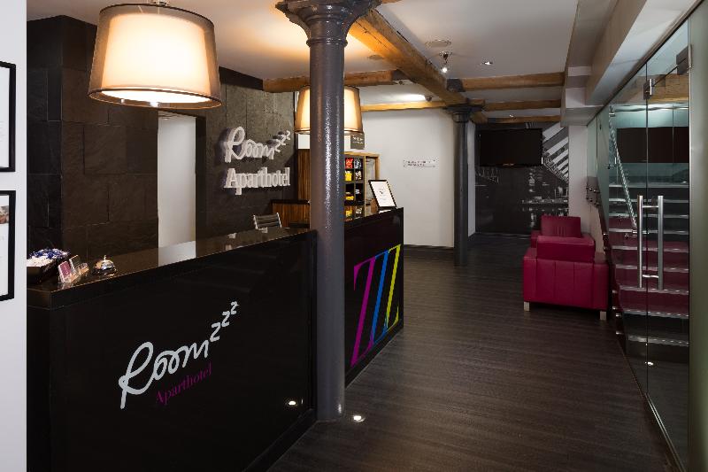 Roomzzz Manchester - Lobi