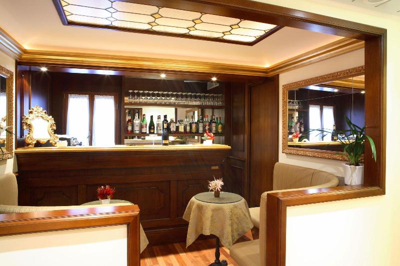 Al Codega - Bar