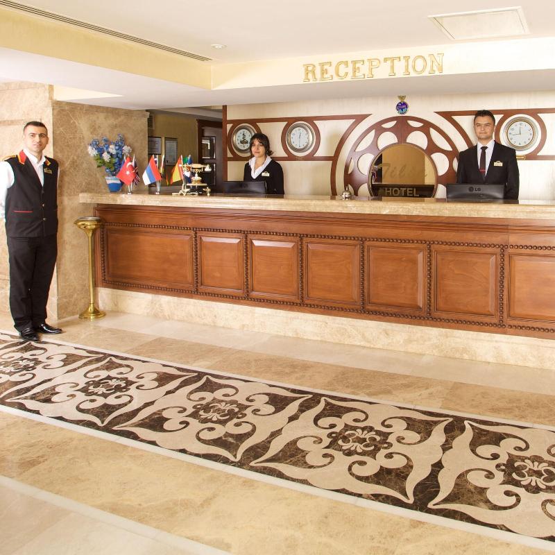 Tilia Hotel - Lobi