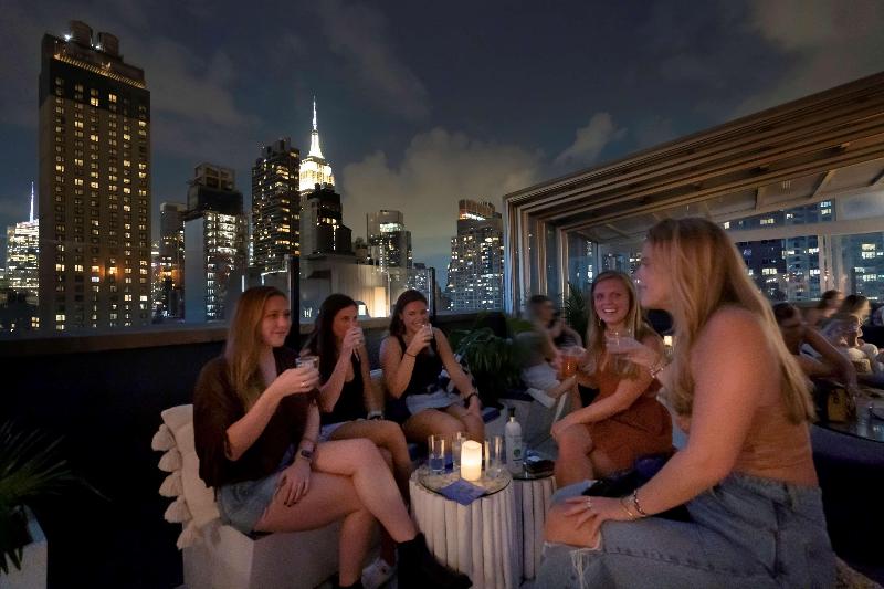 Hilton New York Fashion District - Bar