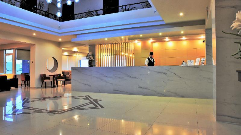 Theo Hotel - Lobi