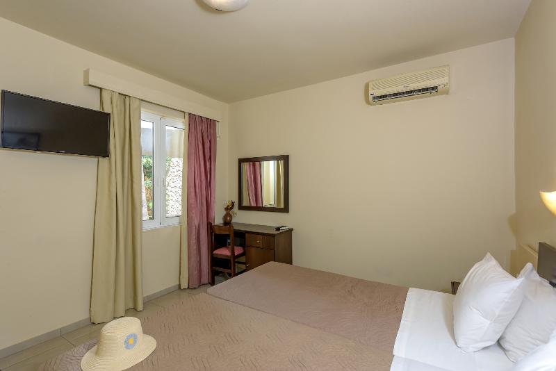 Theo Hotel - Oda