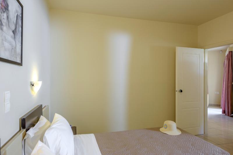 Theo Hotel - Oda