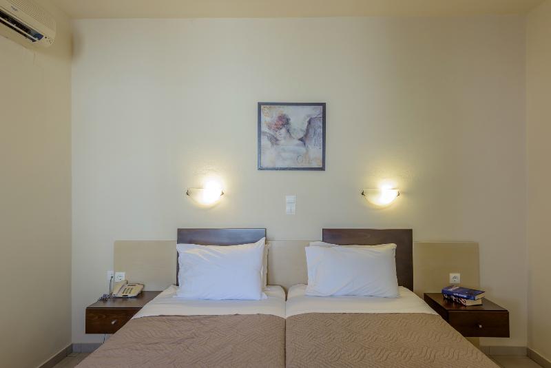 Theo Hotel - Oda