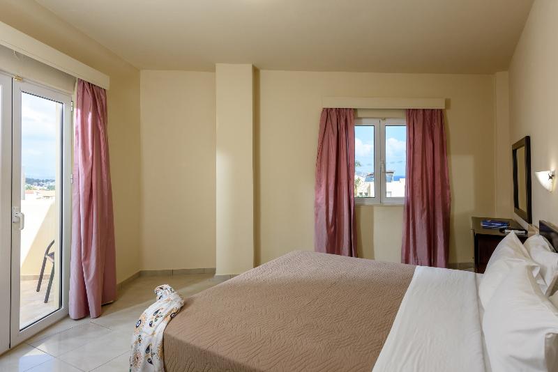 Theo Hotel - Oda
