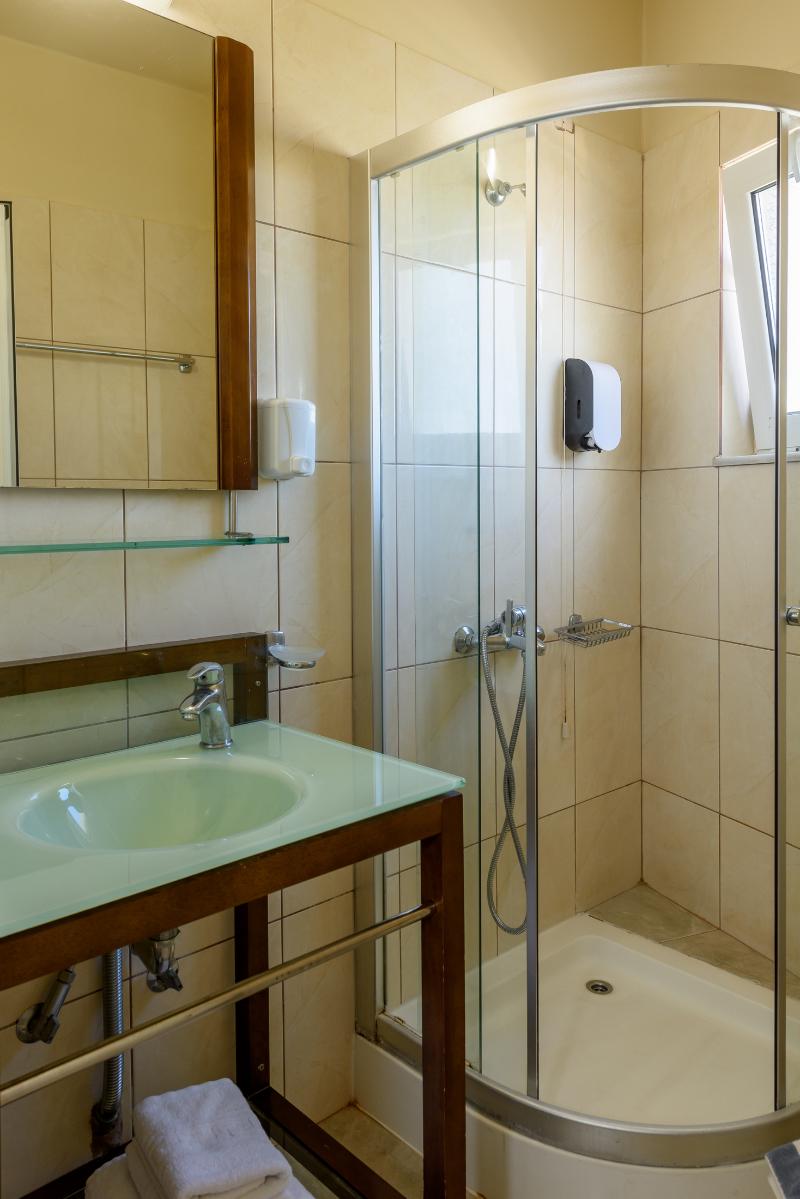 Theo Hotel - Oda
