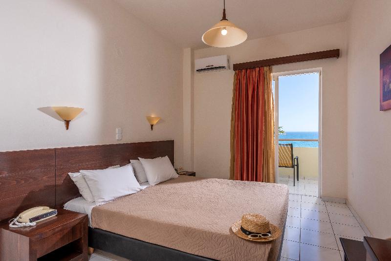 Theo Hotel - Oda