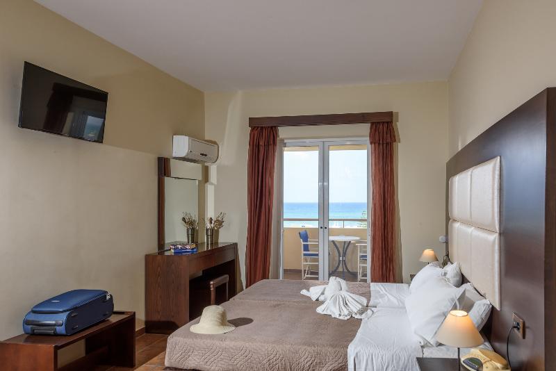 Theo Hotel - Oda