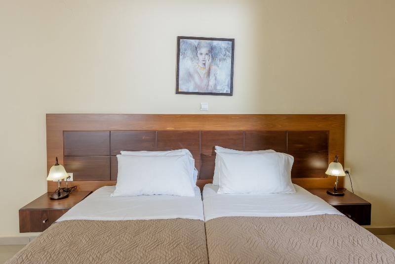 Theo Hotel - Oda