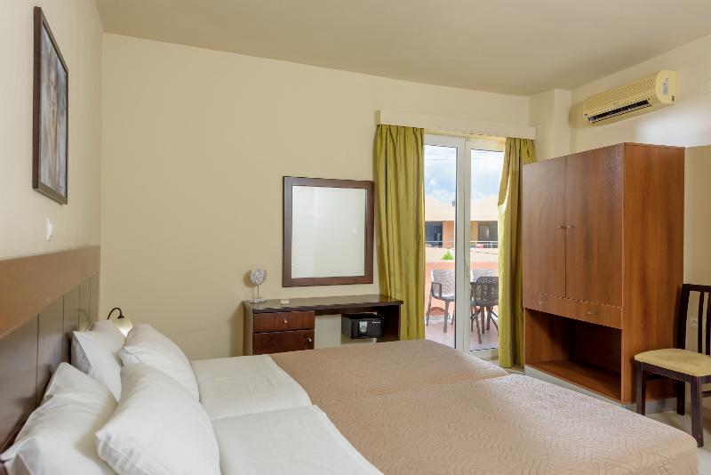 Theo Hotel - Oda