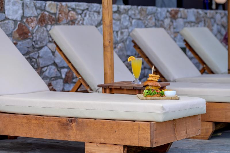 Theo Hotel - Havuz