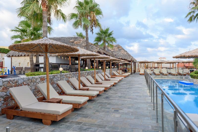 Theo Hotel - Havuz