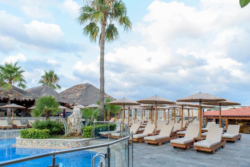 Theo Hotel - Havuz