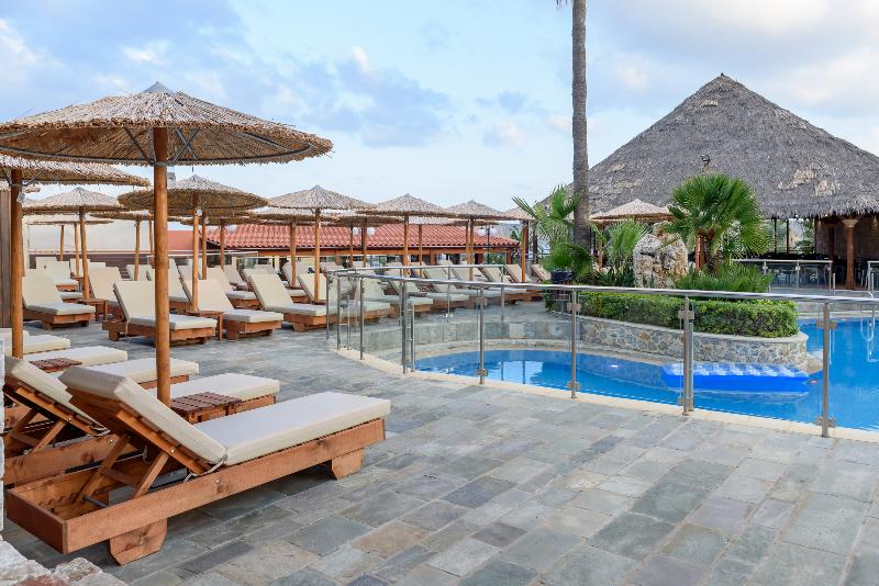Theo Hotel - Havuz