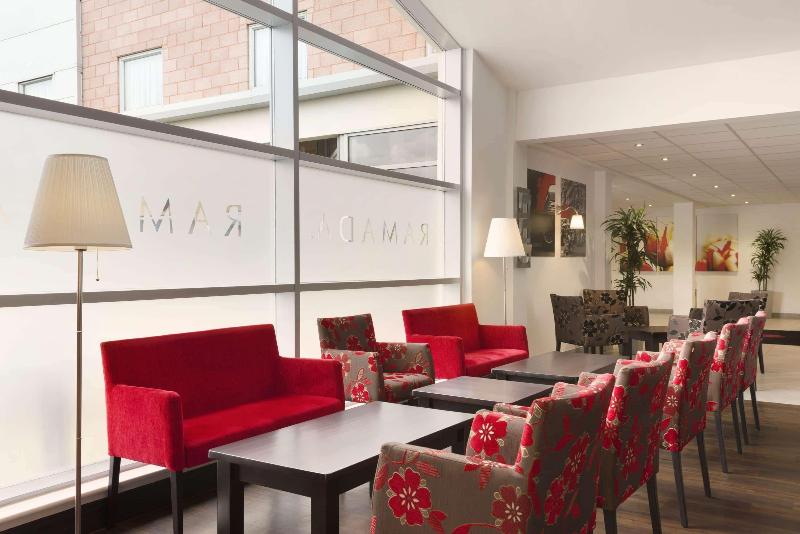 Ramada Wakefield - Lobi