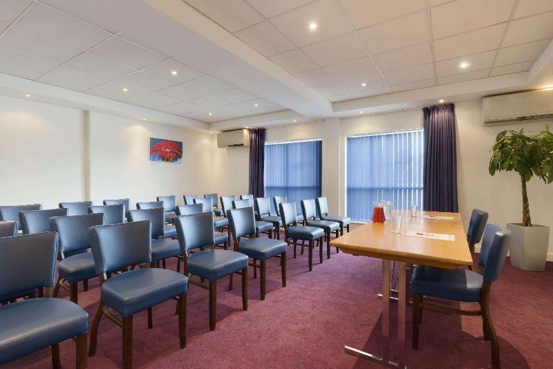 Ramada Wakefield - Toplantı
