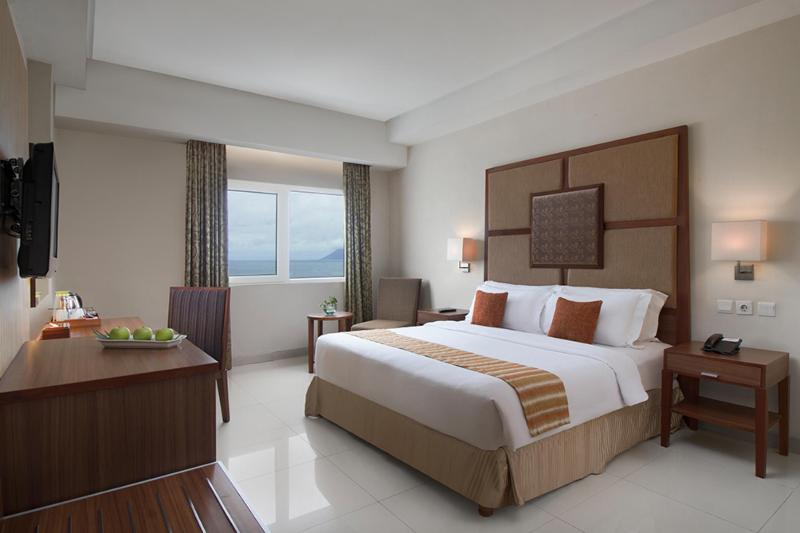 Aston Manado - Oda
