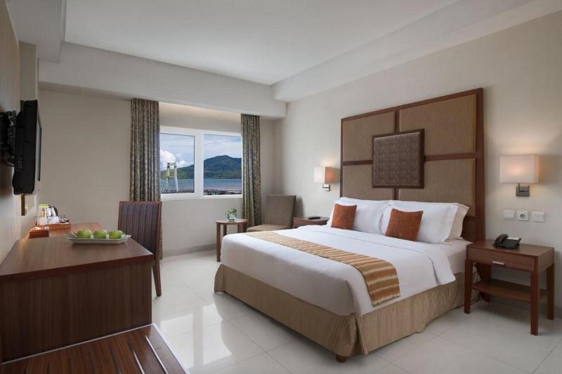 Aston Manado - Oda