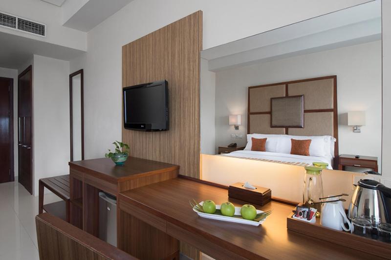 Aston Manado - Oda