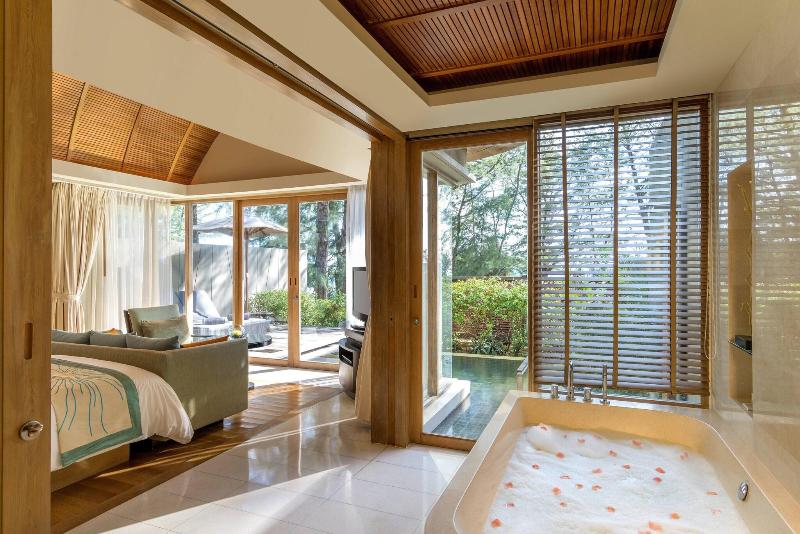 Renaissance Phuket Resort & Spa - Havuz