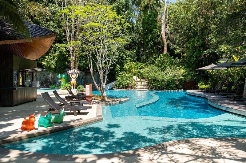 Renaissance Phuket Resort & Spa - Havuz