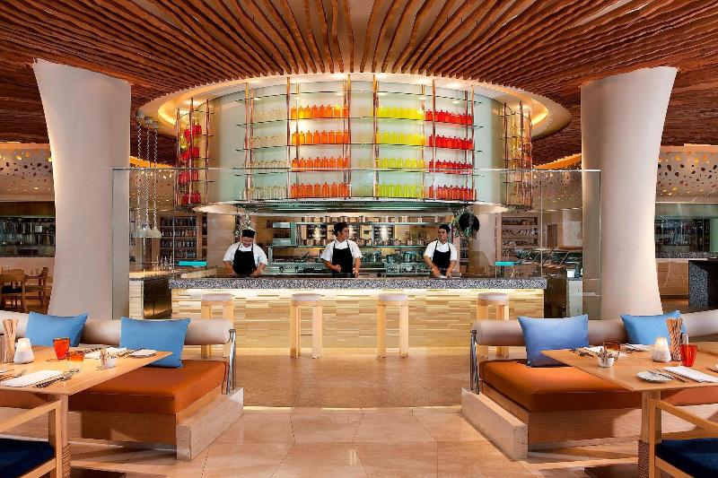 Renaissance Phuket Resort & Spa - Restoran
