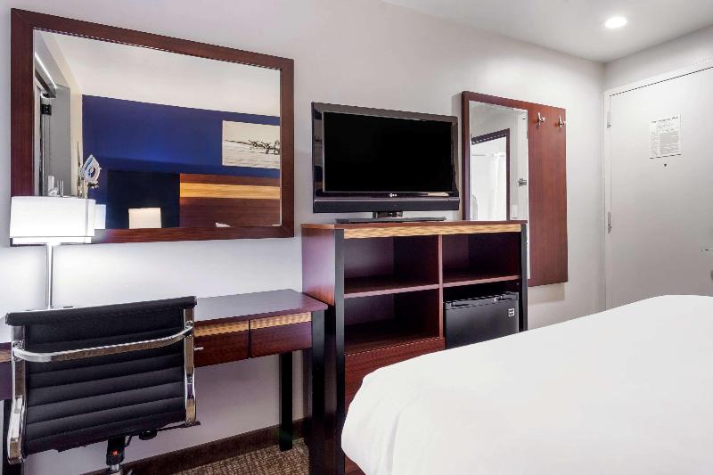 Avion Inn Ascend Hotel Collection - Oda