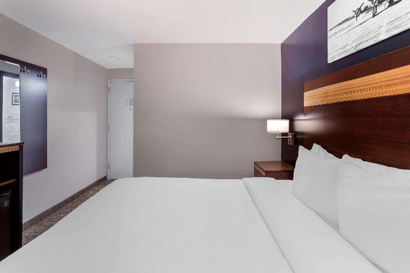 Avion Inn Ascend Hotel Collection - Oda