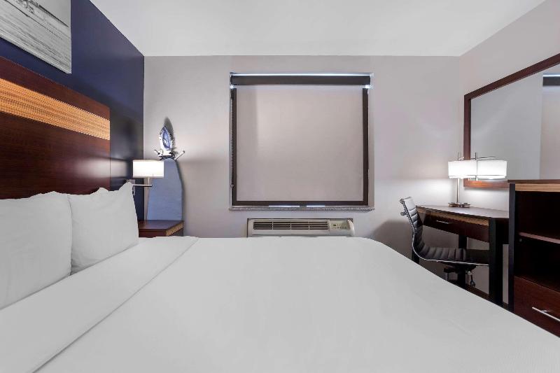 Avion Inn Ascend Hotel Collection - Oda