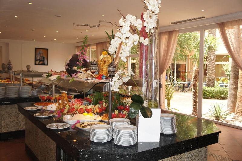 Kennedy Hospitality Resort - Restoran
