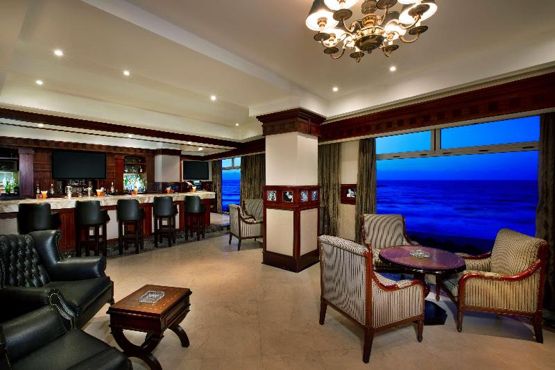 Hilton Alexandria Corniche Hotel - Bar
