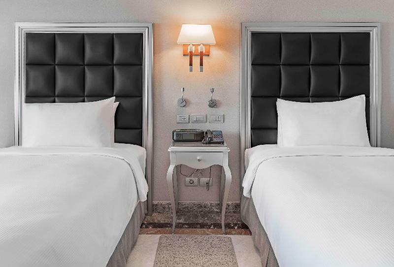 Hilton Alexandria Corniche Hotel - Oda