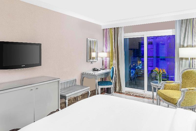 Hilton Alexandria Corniche Hotel - Oda