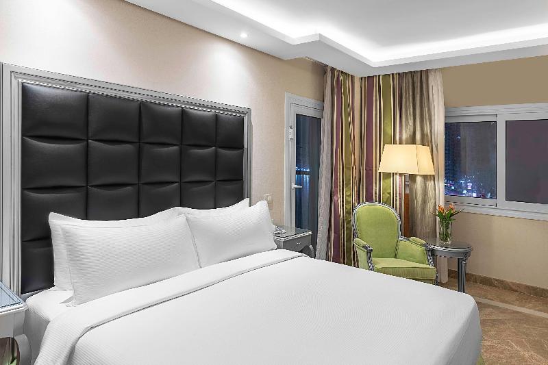 Hilton Alexandria Corniche Hotel - Oda