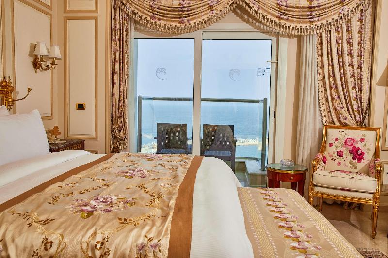 Hilton Alexandria Corniche Hotel - Oda