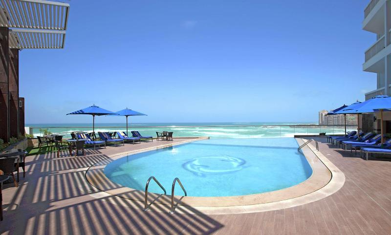 Hilton Alexandria Corniche Hotel - Havuz