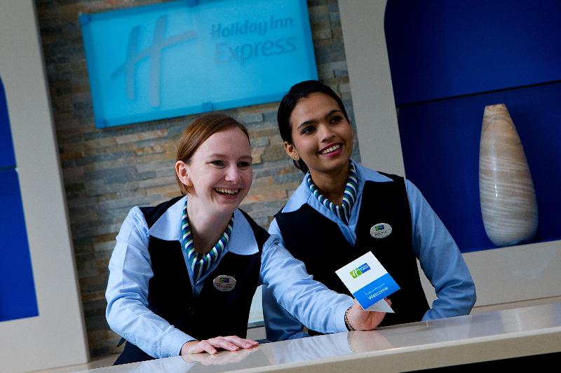 Holiday Inn Express Dubai Airport - Genel
