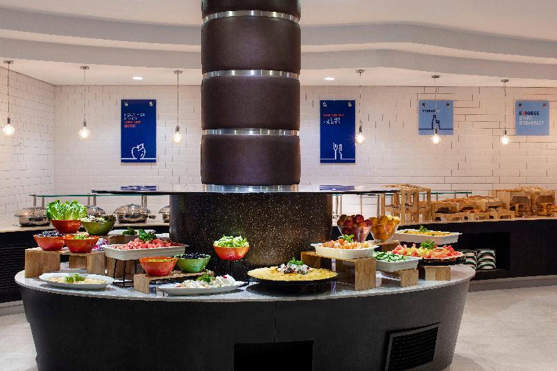 Holiday Inn Express Dubai Airport - Restoran