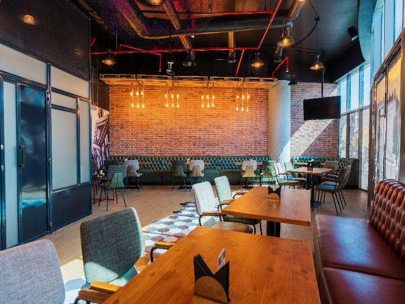 DoubleTree by Hilton Dubai Port Saeed - Bar