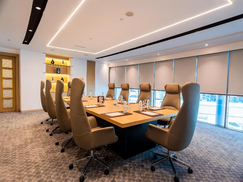 DoubleTree by Hilton Dubai Port Saeed - Toplantı
