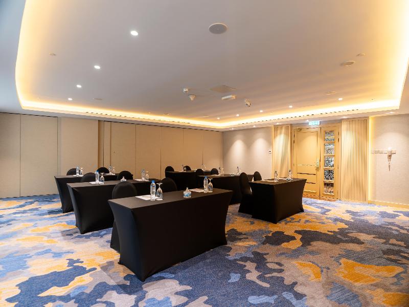 DoubleTree by Hilton Dubai Port Saeed - Toplantı