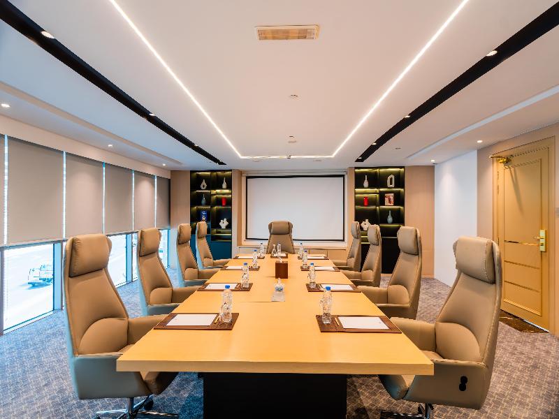 DoubleTree by Hilton Dubai Port Saeed - Toplantı