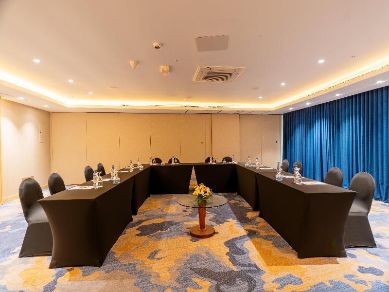 DoubleTree by Hilton Dubai Port Saeed - Toplantı