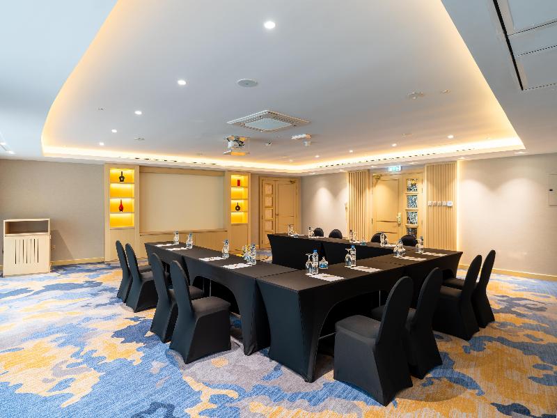 DoubleTree by Hilton Dubai Port Saeed - Toplantı