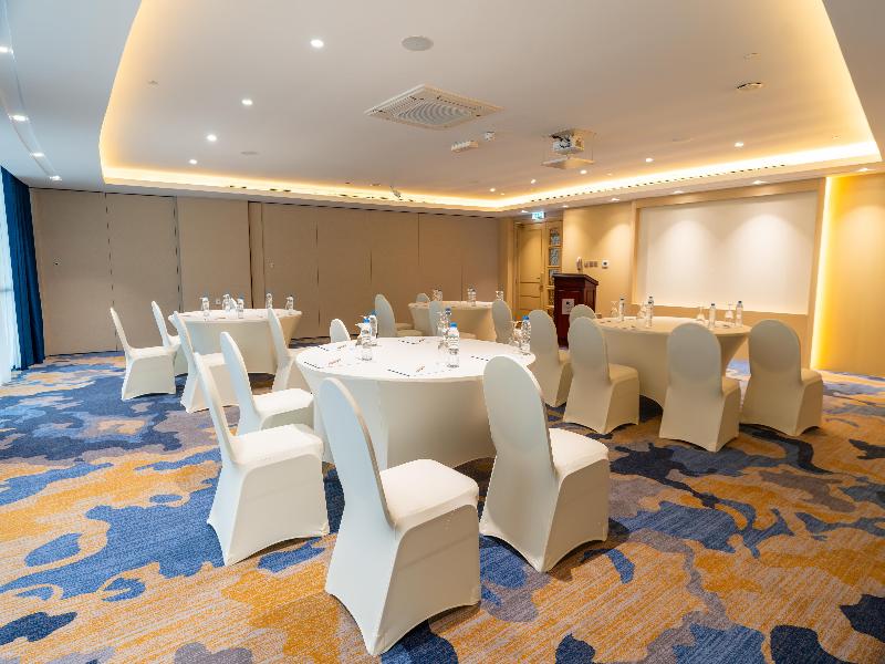 DoubleTree by Hilton Dubai Port Saeed - Toplantı