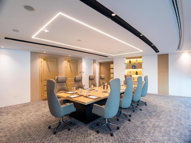 DoubleTree by Hilton Dubai Port Saeed - Toplantı