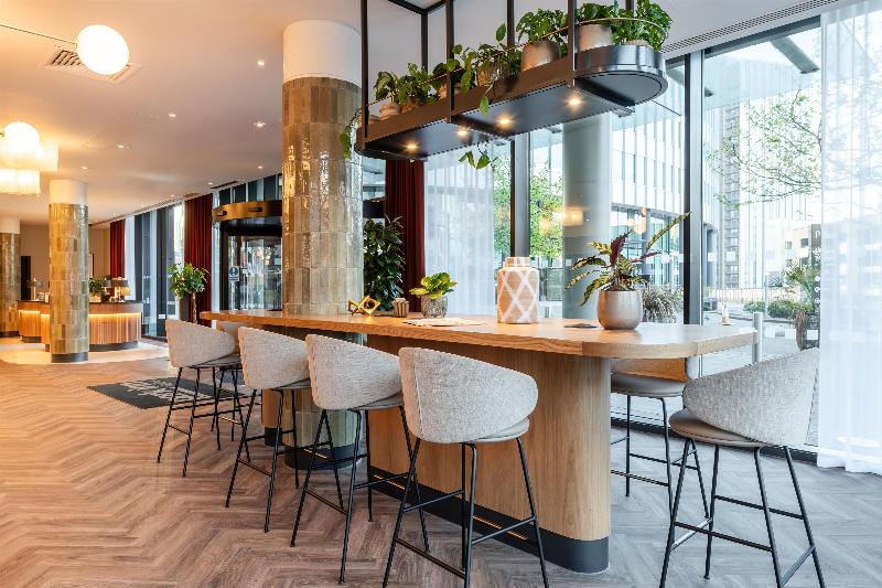 Park Inn by Radisson Manchester City Centre - Lobi