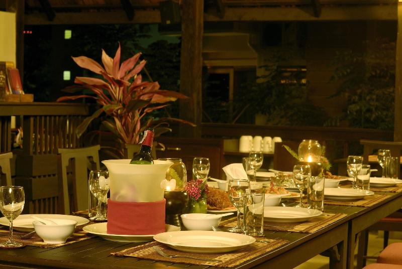 Rainforest ChiangMai Hotel - Restoran