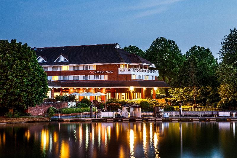 VILLAGE HOTEL READING - Genel